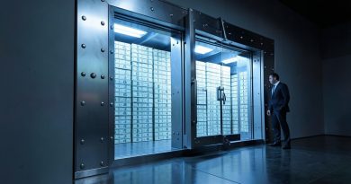 Strategy acumula US$ 4,8 bilhões em caixa e deixa buyback em segundo plano - Strategy buyback caixa Saylor